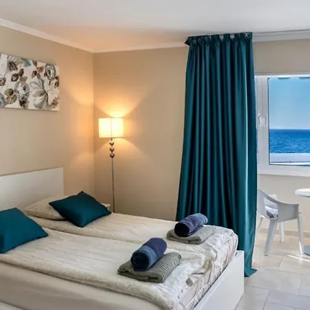 First Line Ocean View Appartement